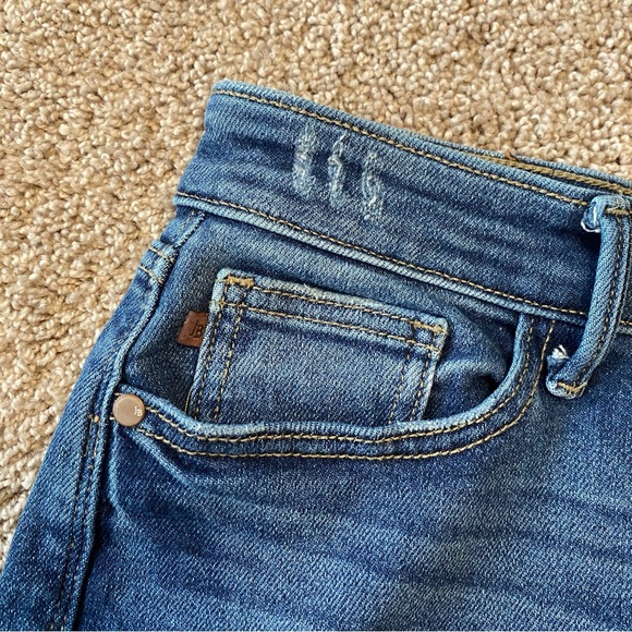 Judy Blue Mid Rise Vintage Wash Boyfriend Jeans Size 7|28 - Picture 9 of 16